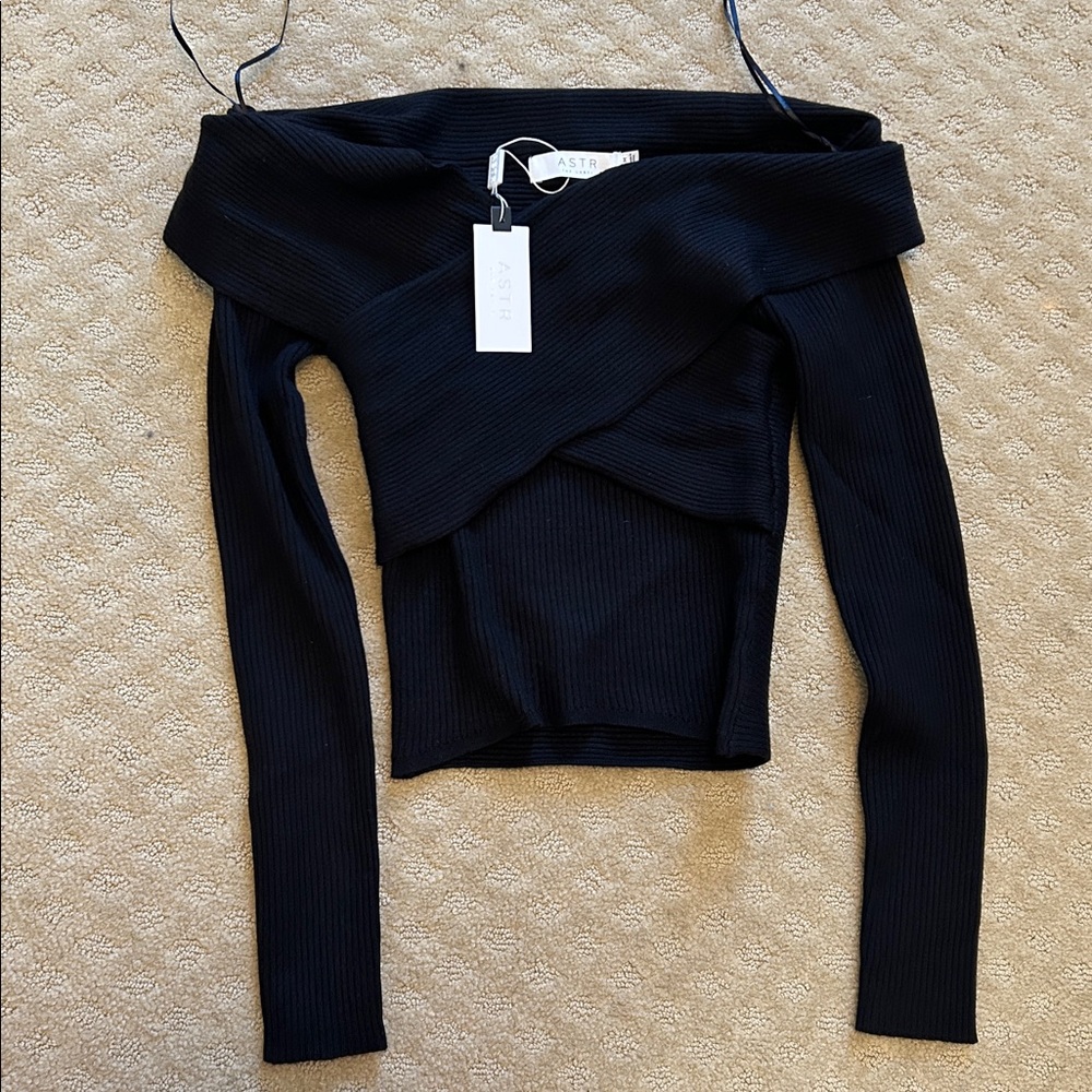 Astr Black Off-Shoulder Sweater, Medium NWT - Picture 5 of 8